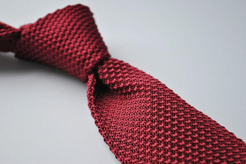 plain maroon skinny knitted tie with pointed end